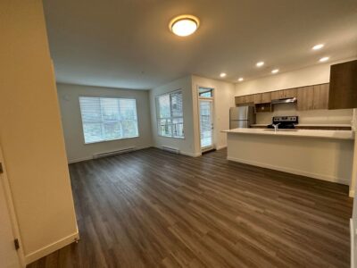 The kitchen and great room of Abbotsford rental apartment at Midtown Club Suites